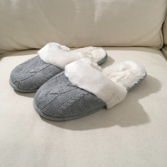 Victoria's Secret Shoes - Victoria's Secret Cozy Cable Knit Slipper NWOT